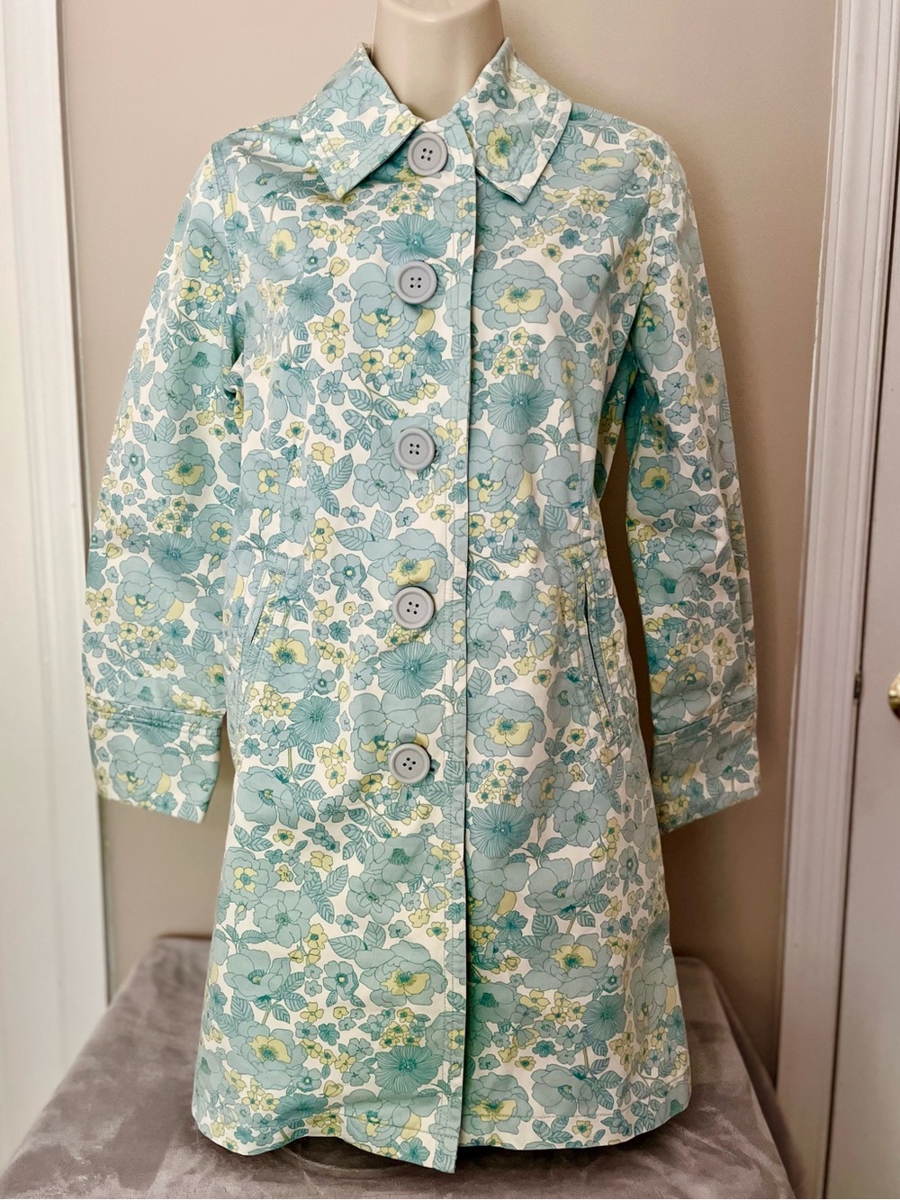 Eddie Bauer floral pale light blue, green and white button jacket